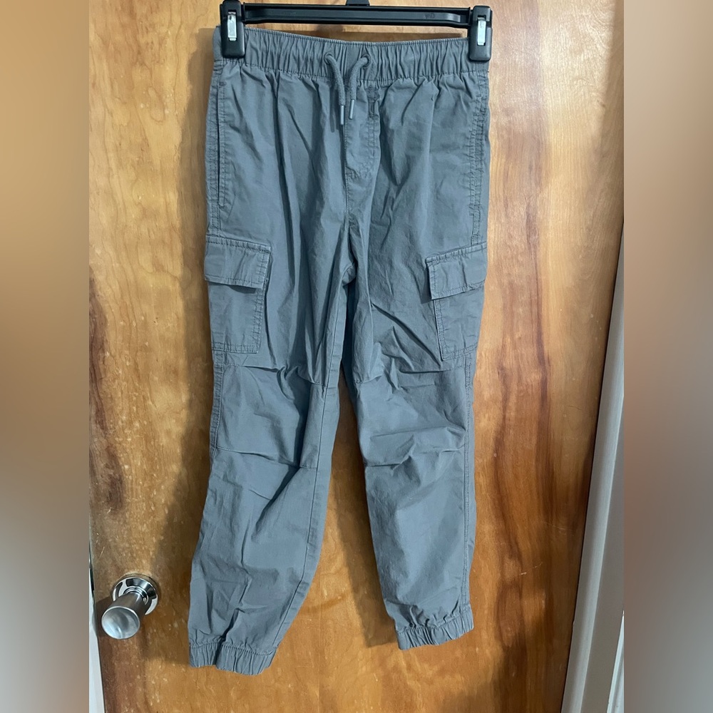 Boys gray athletic/hiking pant size 8 (M)